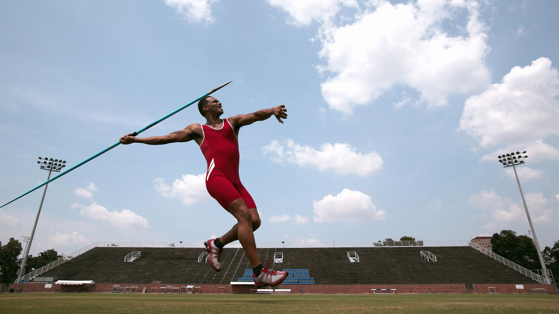 塔图姆回归赛场，挺进下一轮首场状态亮眼，篮网观众沸腾！